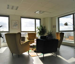 Bureau privé 14 m² 3 postes Coworking Rue René Viviani Nantes 44200 - photo 1